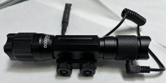Lanterna led T6 pentru arma cu sina cu Zoom si acumulator reincarcabil